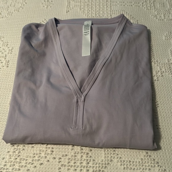 Lululemon Back In Action V-Neck Long-Sleeve Shirt (NWT) Lilac sz 8 - Picture 7 of 9